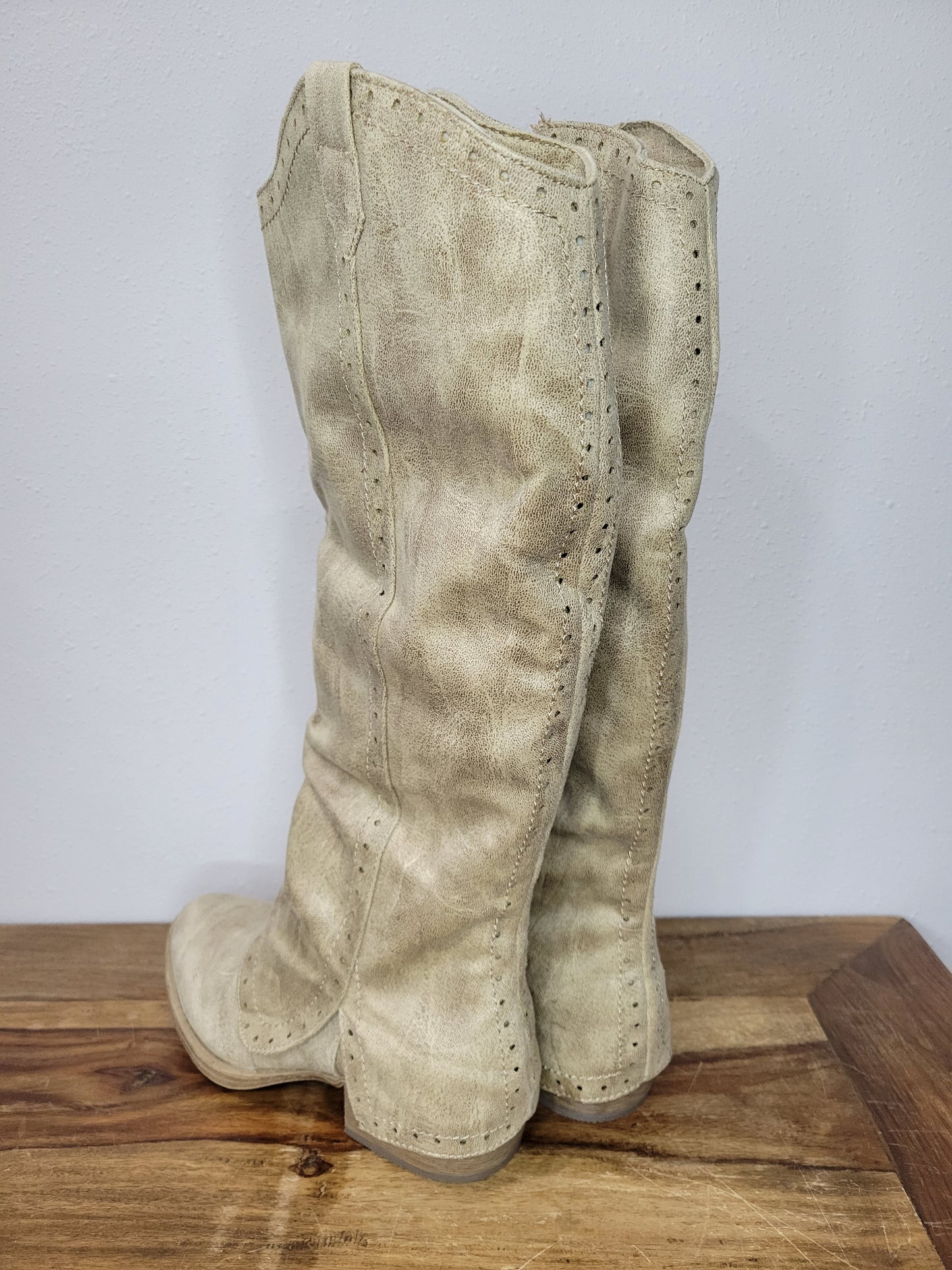 Very G Cream Berkley Boots