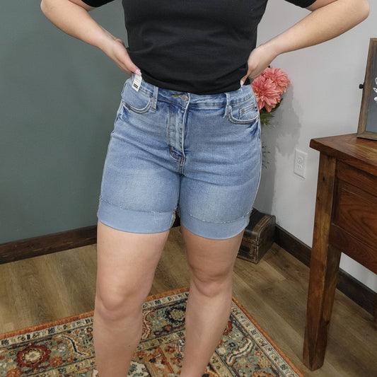 Curvy/Reg Judy Blue Light Wash Tummy Control Shorts