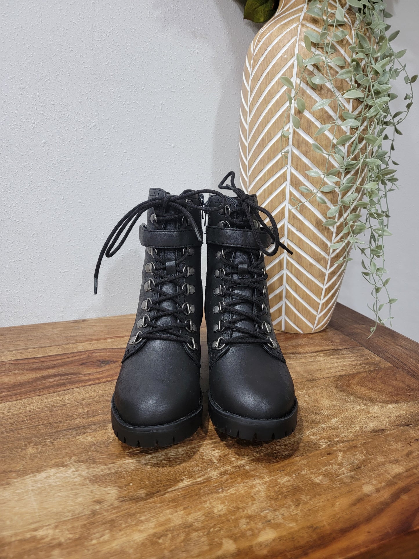 Very G Donatella Black Chunky Heel Boot