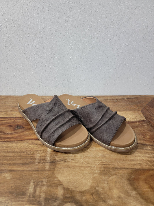 Very G Open Toe Sandal Jolene Tooled Charcoal