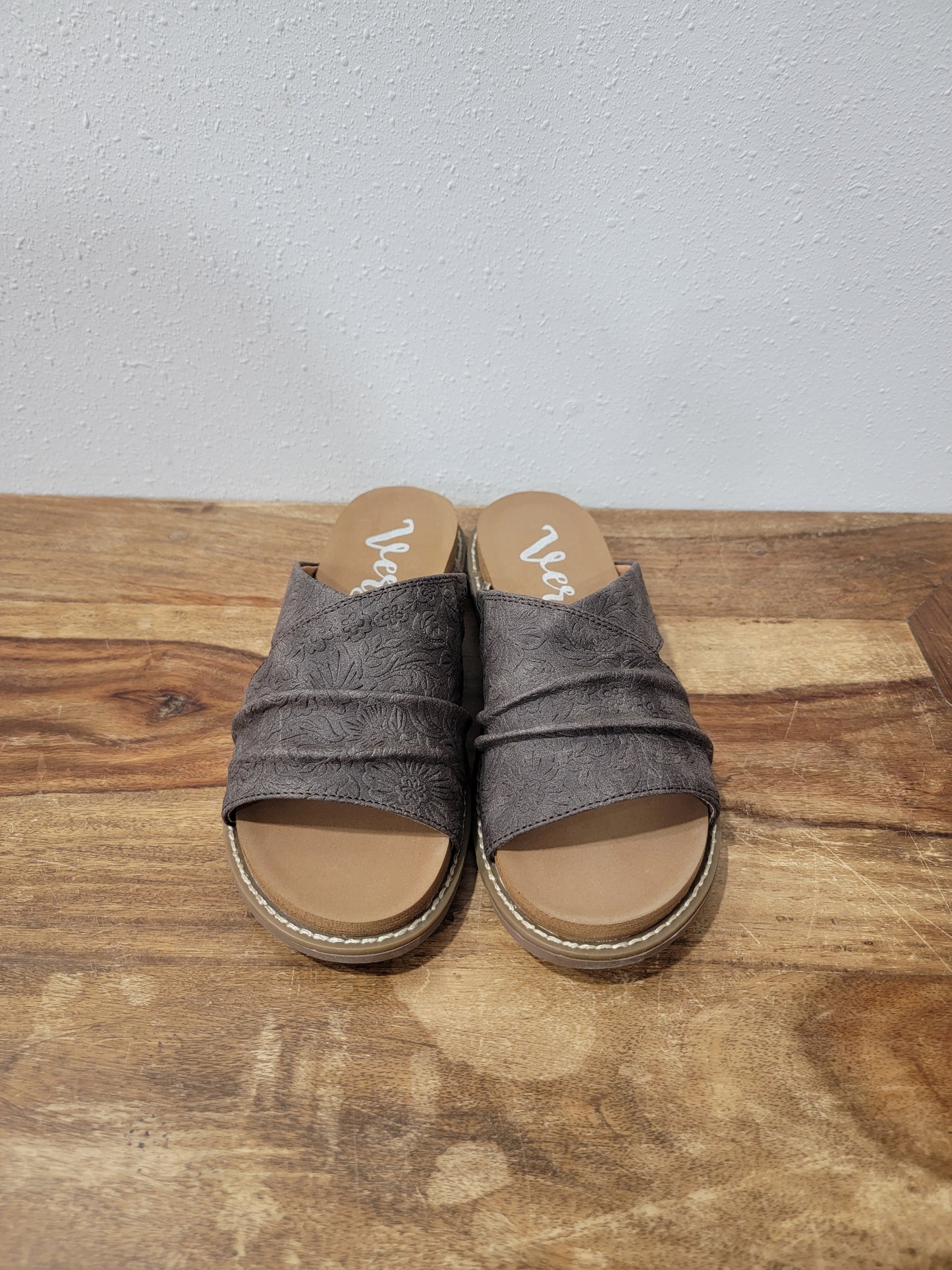 Very G Open Toe Sandal Jolene Tooled Charcoal