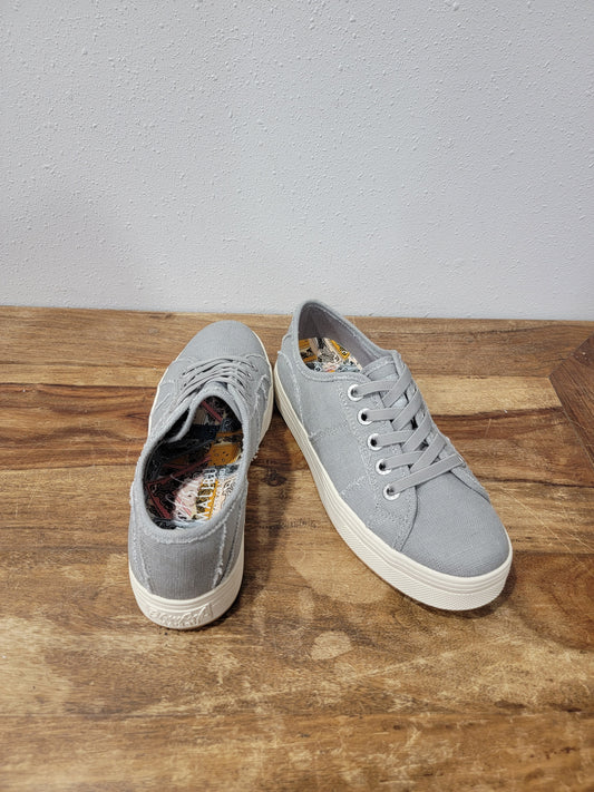 Blowfish Malibu Platform Sneaker / Super Smile Grey
