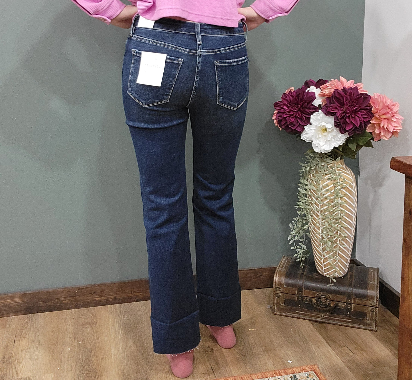 Lovervet Reg/Curvy High Rise Slim Straight Jean