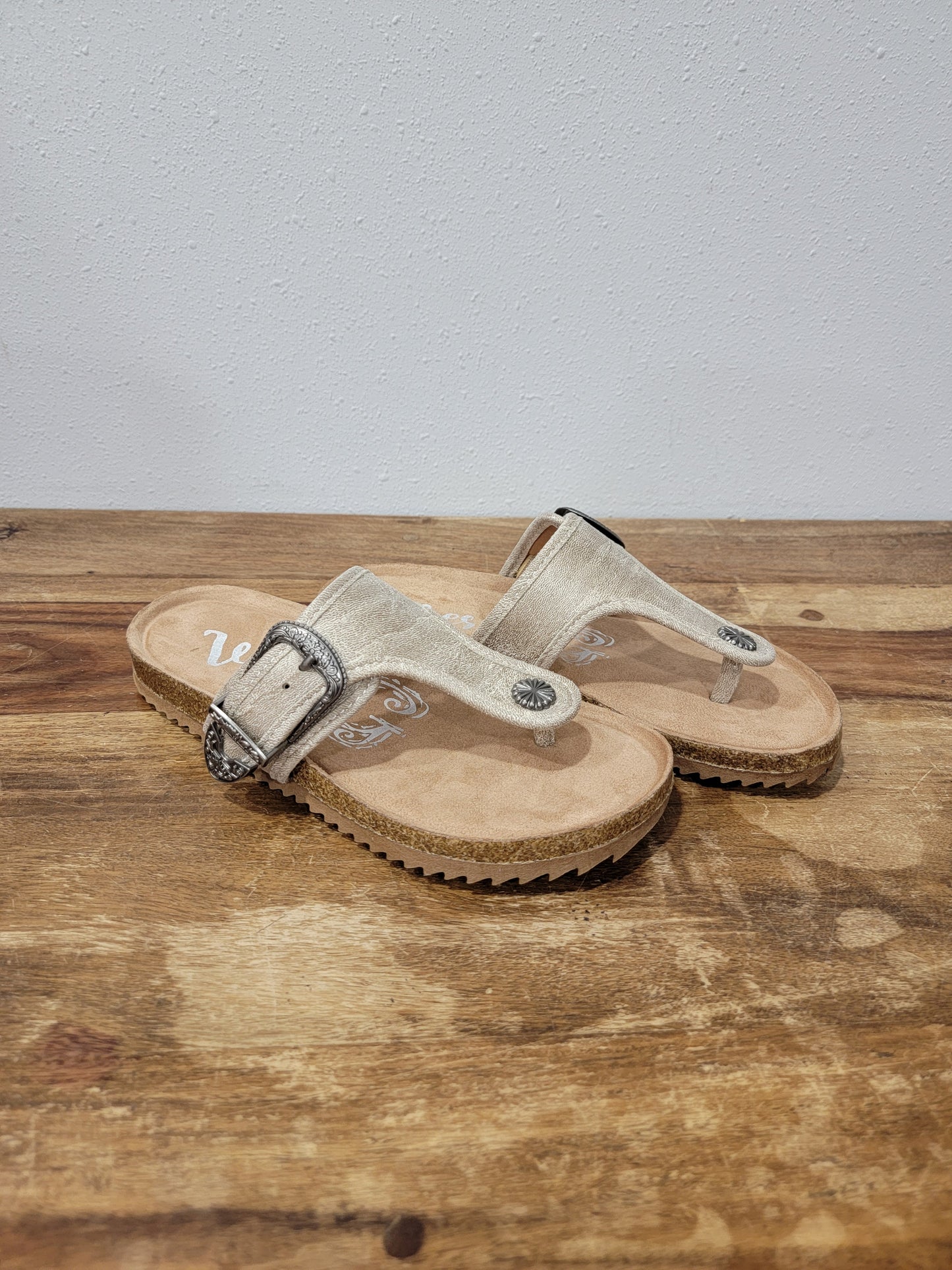 Very G Buckle Sandal in Texas Cream