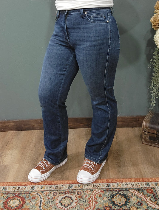 Judy Blue Mid-Rise Tummy Control Straight Fit Jeans - Petite Length
