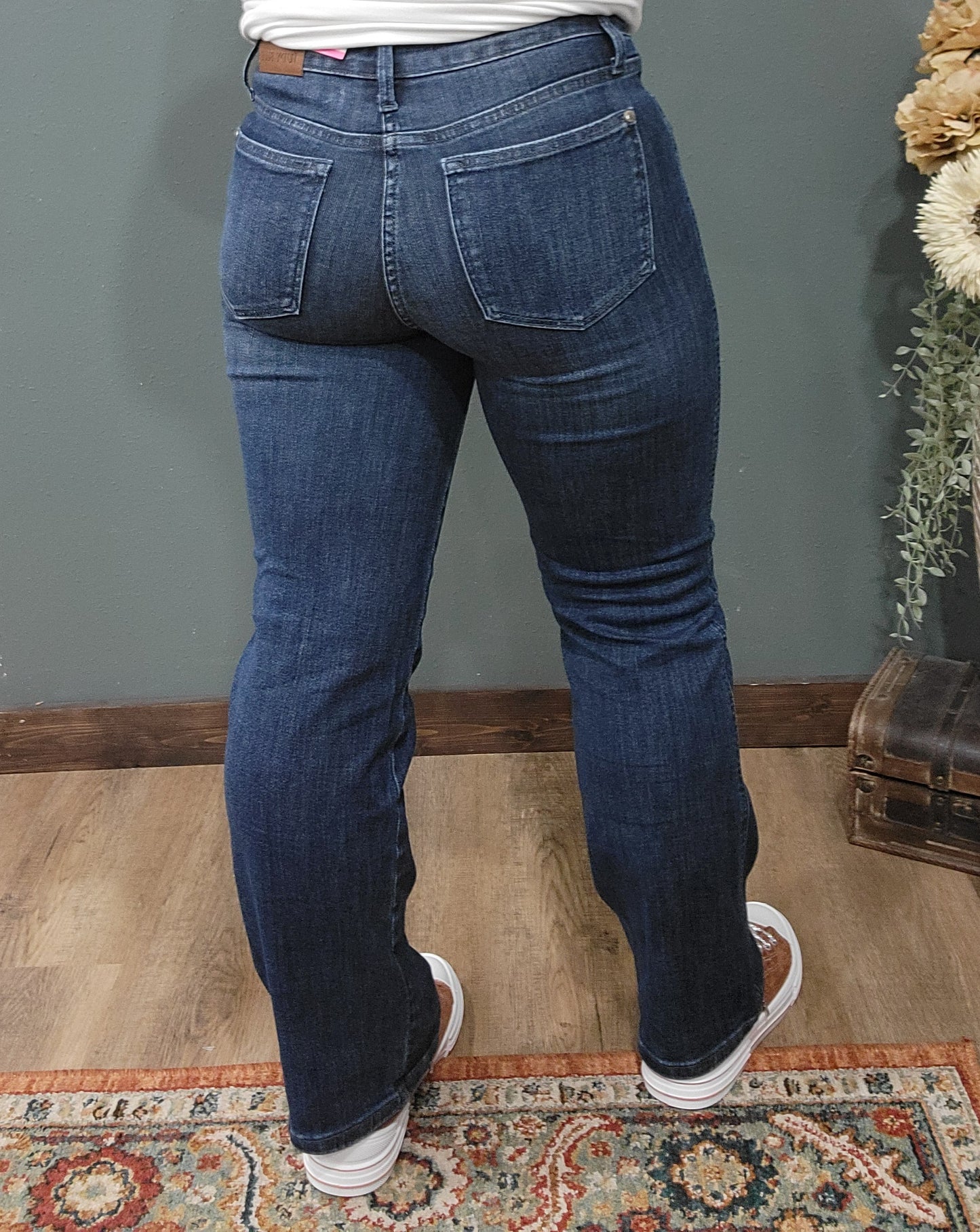 Judy Blue Mid-Rise Tummy Control Straight Fit Jeans - Petite Length