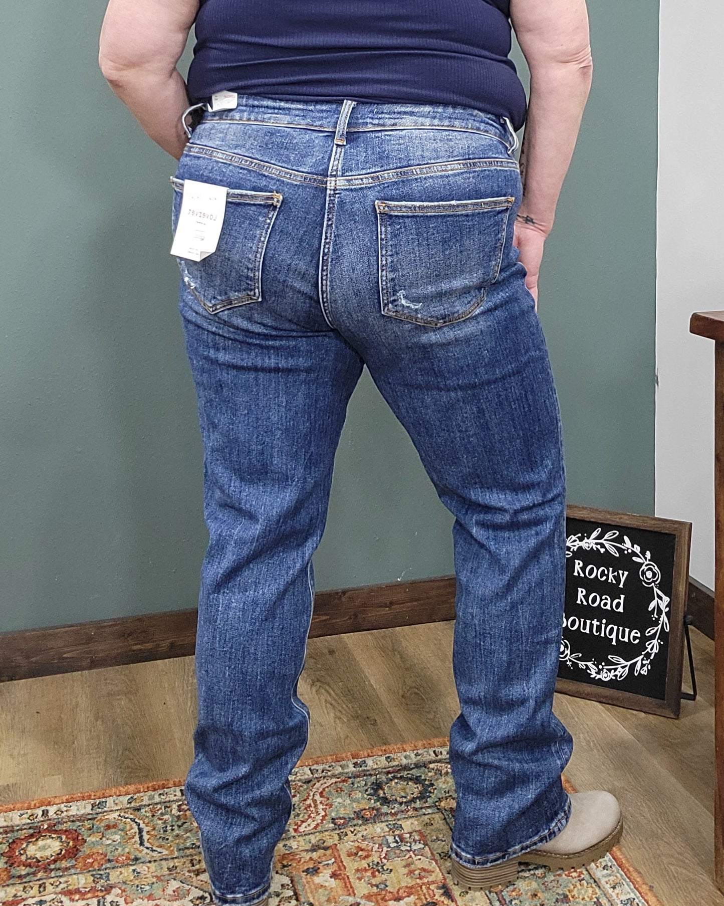Curvy/Regular Lovervet Mid Rise Straight Fit Jeans