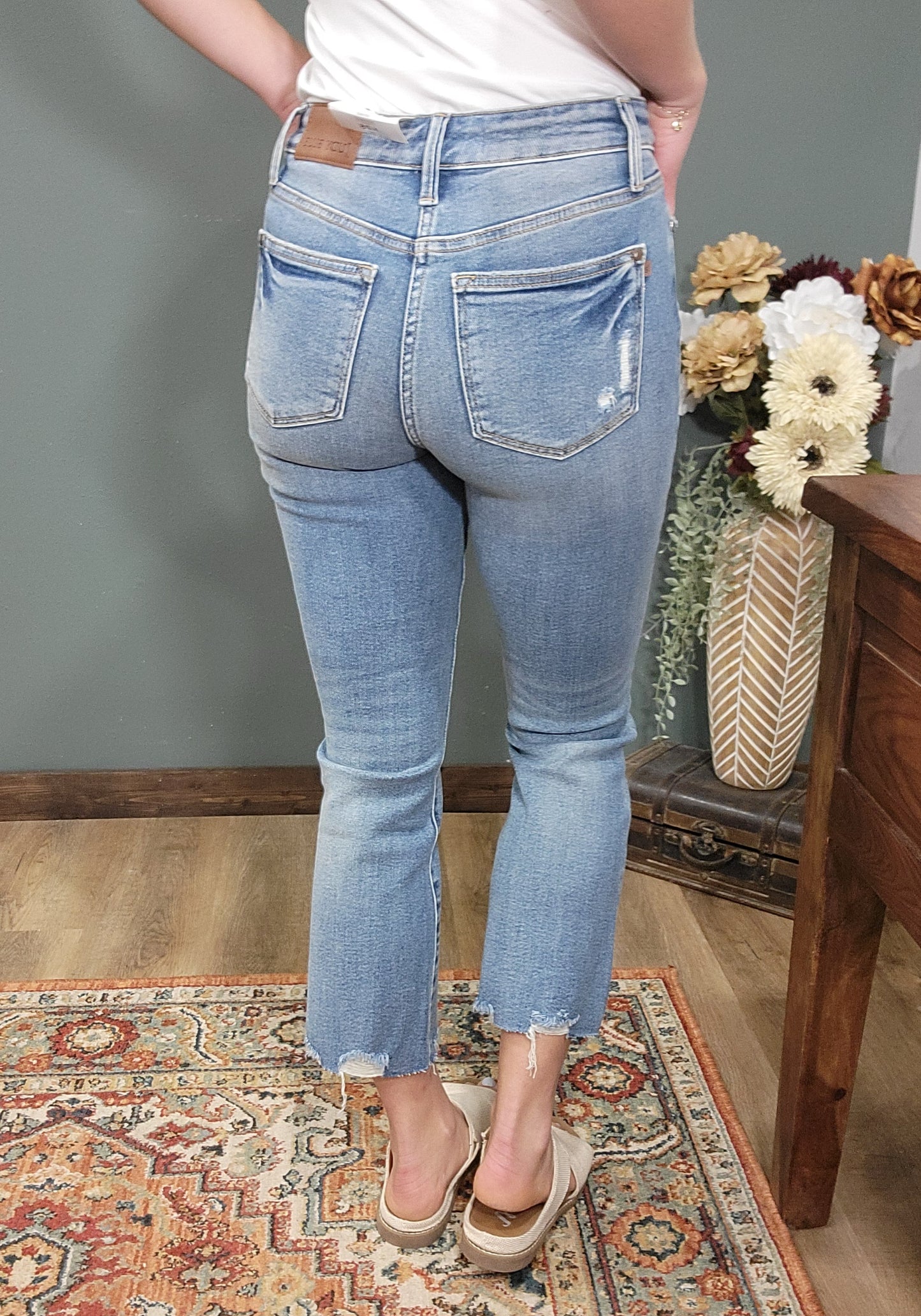 Judy Blue Kick Flare Mid Rise Jean Curvy/Reg