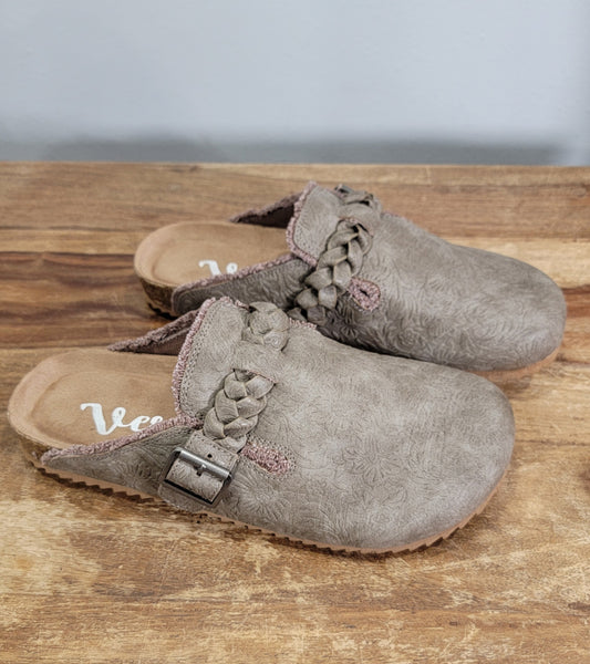 Very G Braided Slip On in Iris Tooled - Taupe