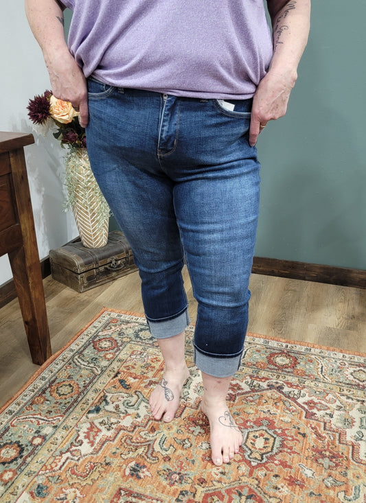 RFM Dark Wash Curvy Capri