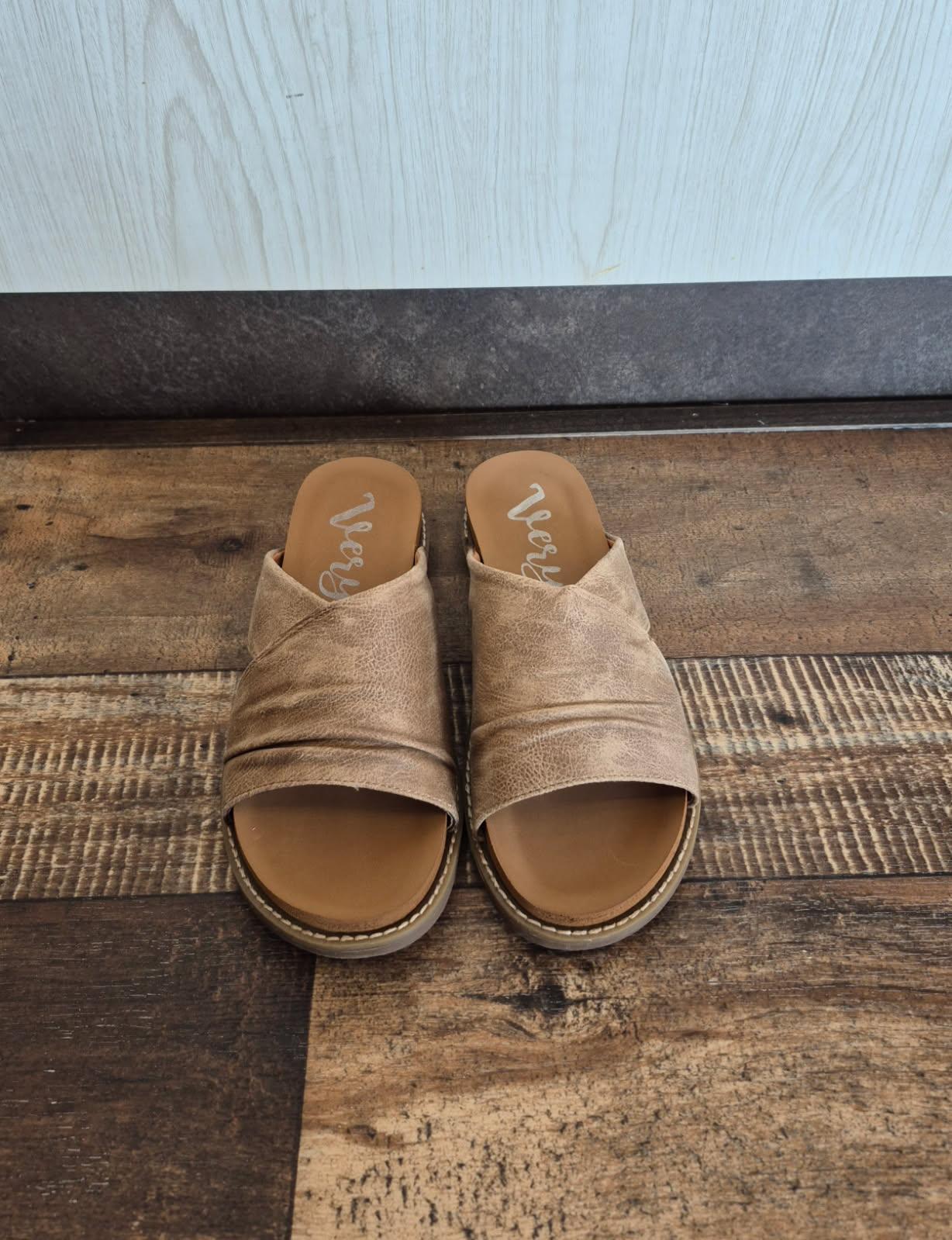 Very G Jolene 2 Sandal- Taupe