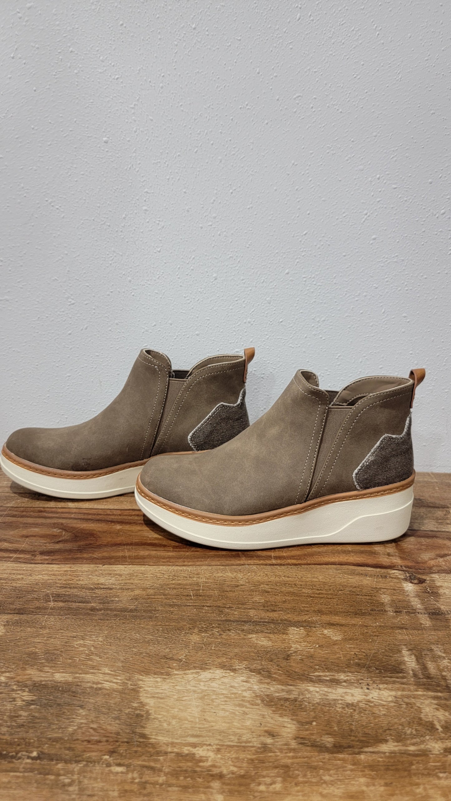 Blowfish Malibu Ankle Boot Slip On / Charming Woodsmoke