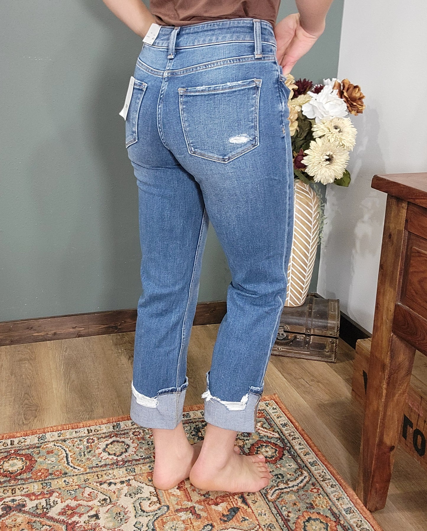 Vervet Victoria High Rise Straight Leg Jean