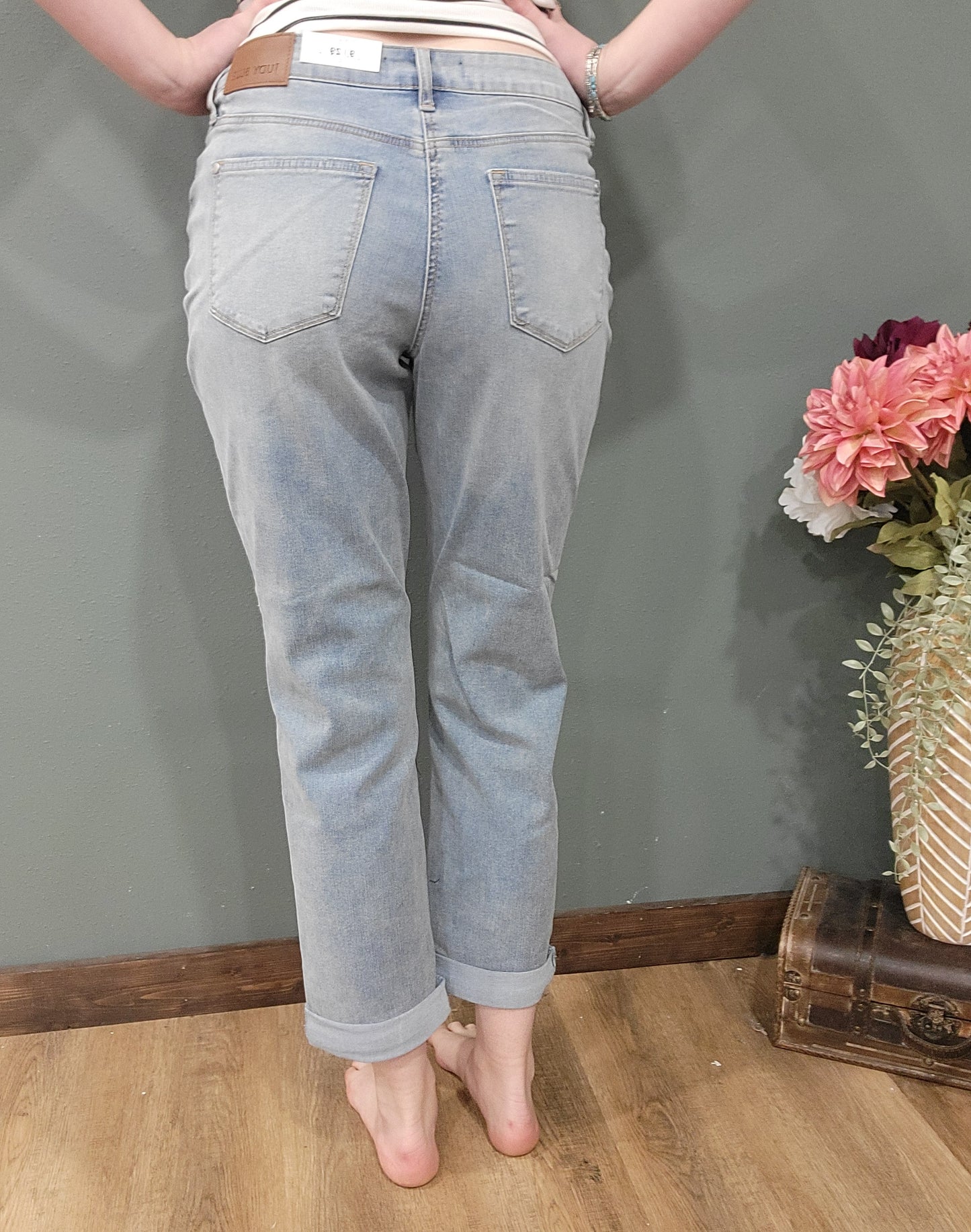 Judy Blue Reg/Curvy V Front Boyfriend Fit Jean