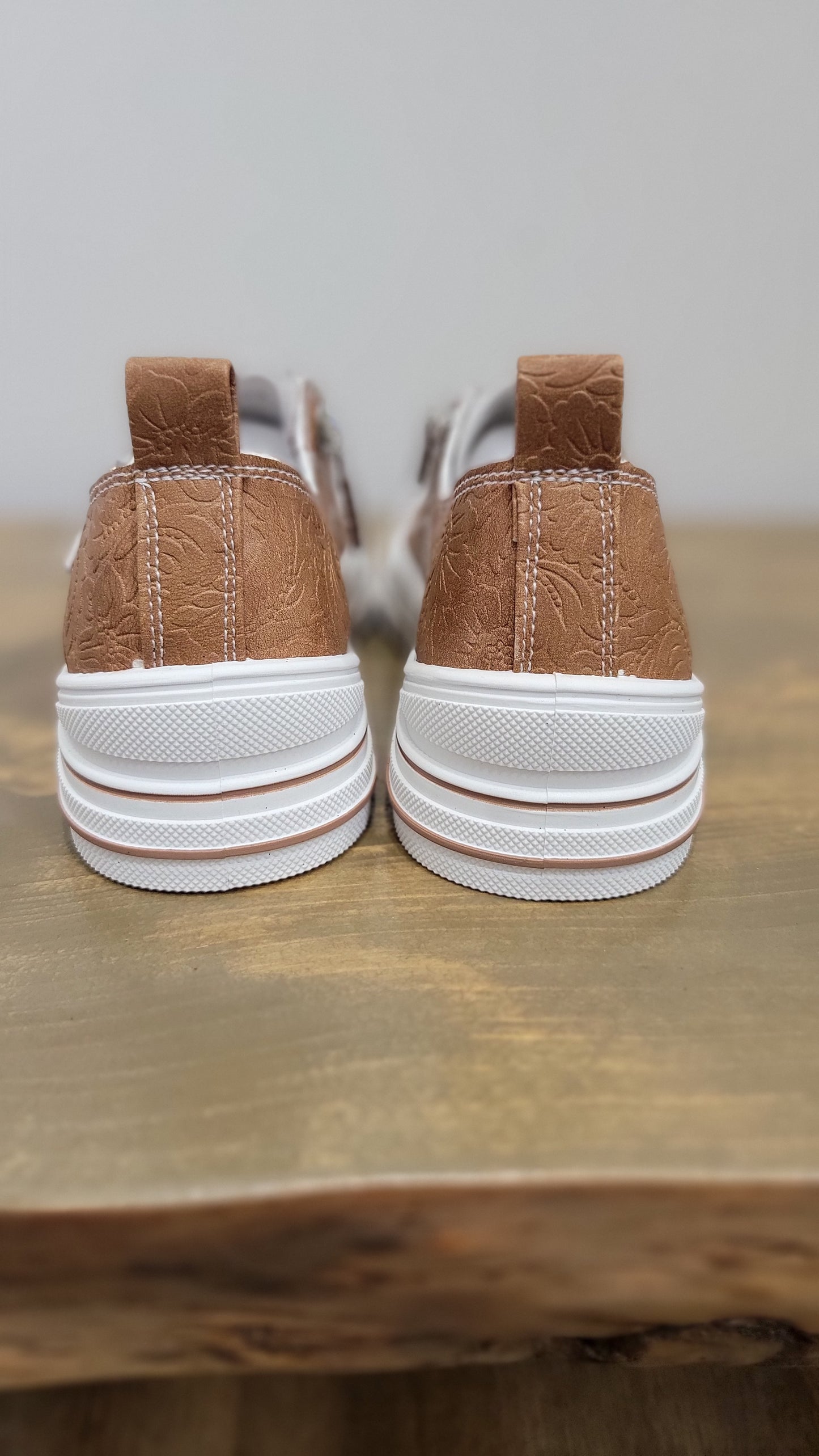 Very G Aman Tooled Sneaker - Tan