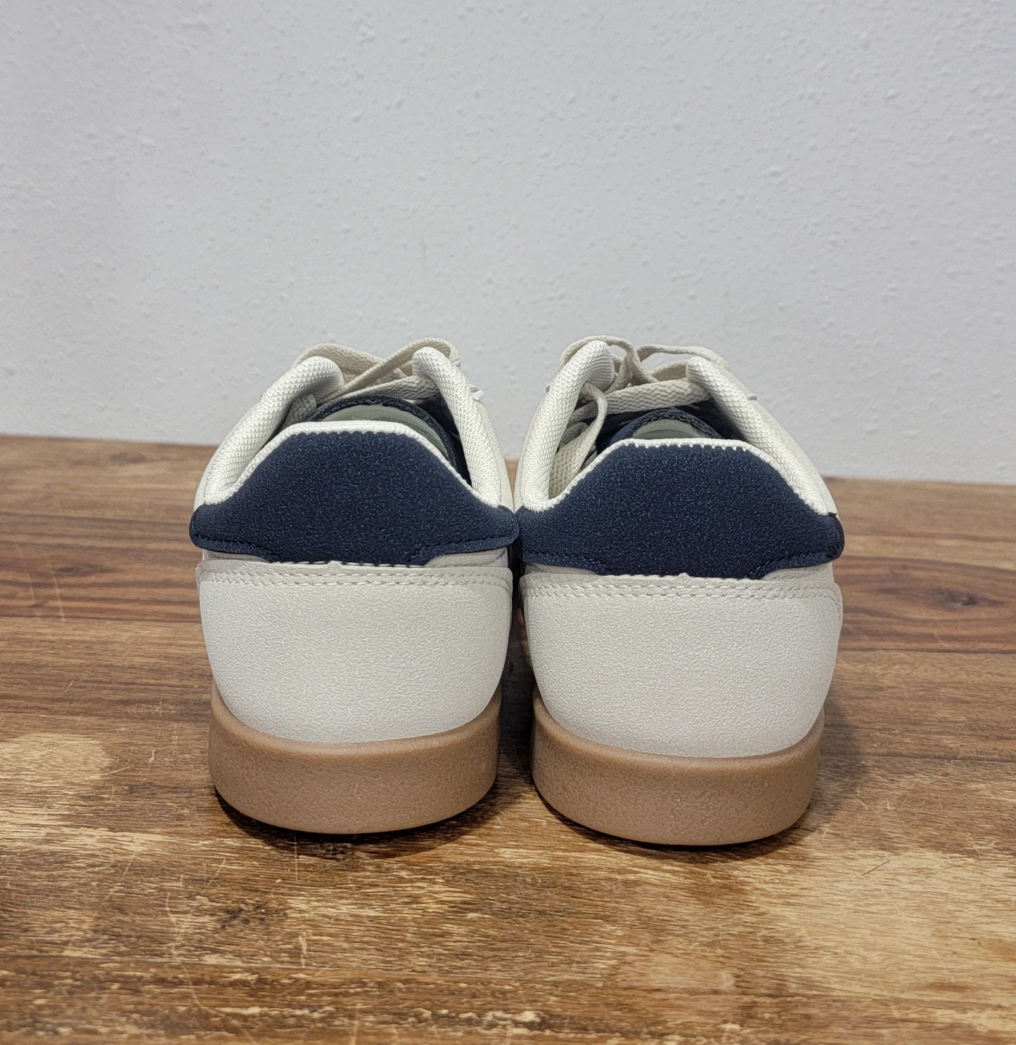 Very G Retro Beige Sneaker