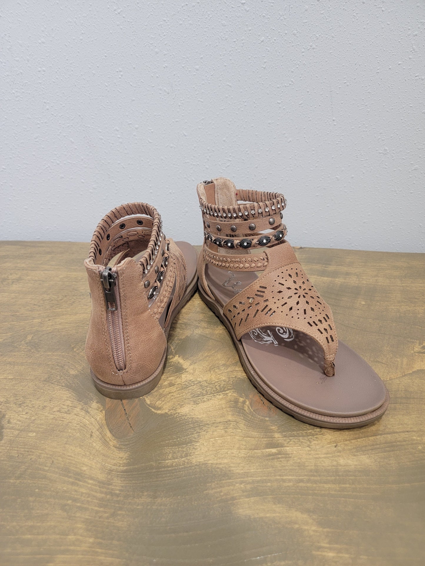 Very G Strappy Bling Sandal / Mazey Nude