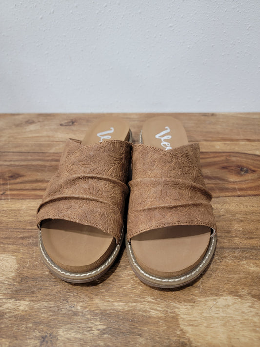 Very G Open Toe Sandal Jolene Tooled Tan