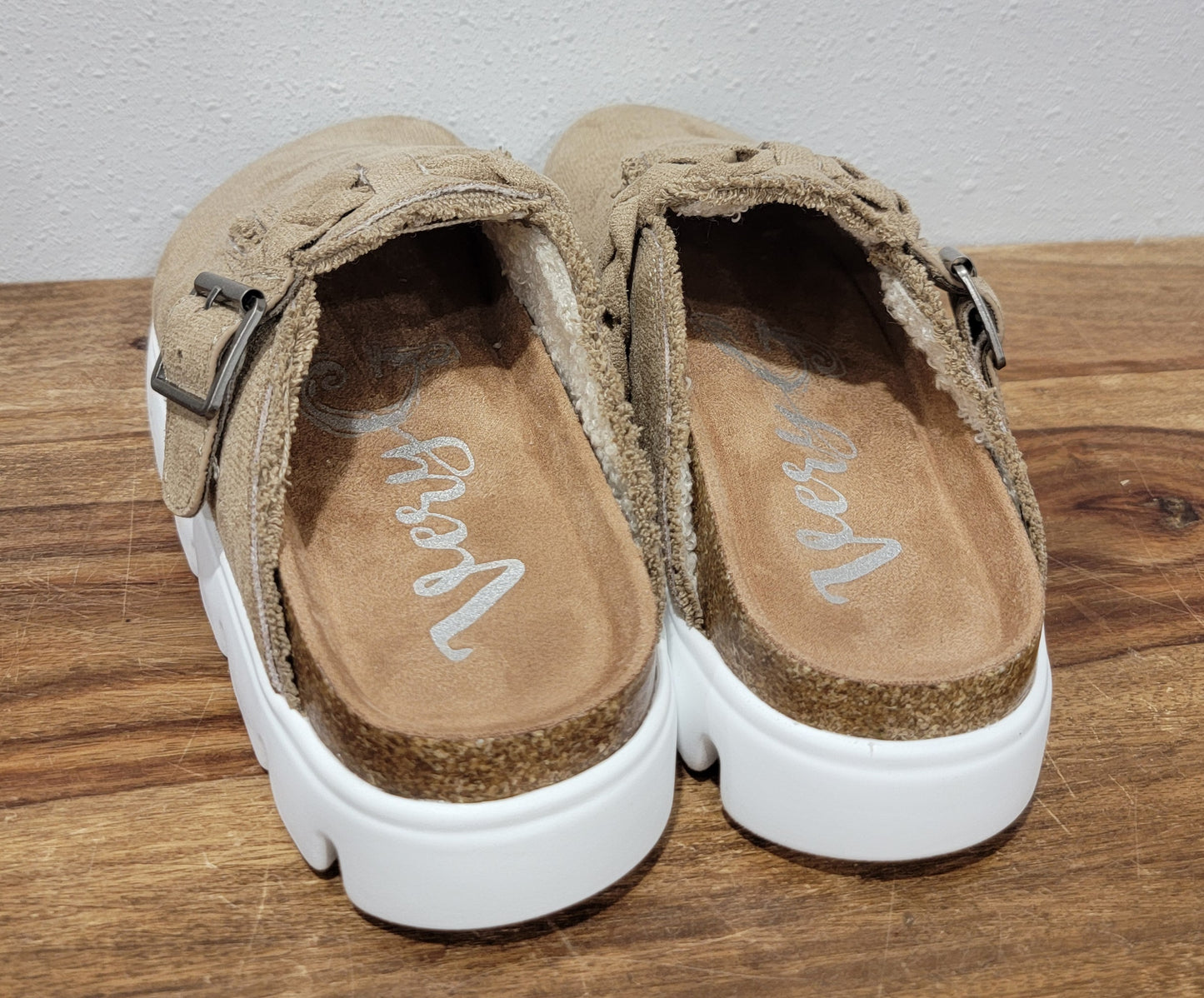 Very G Cali Slip On/ Taupe