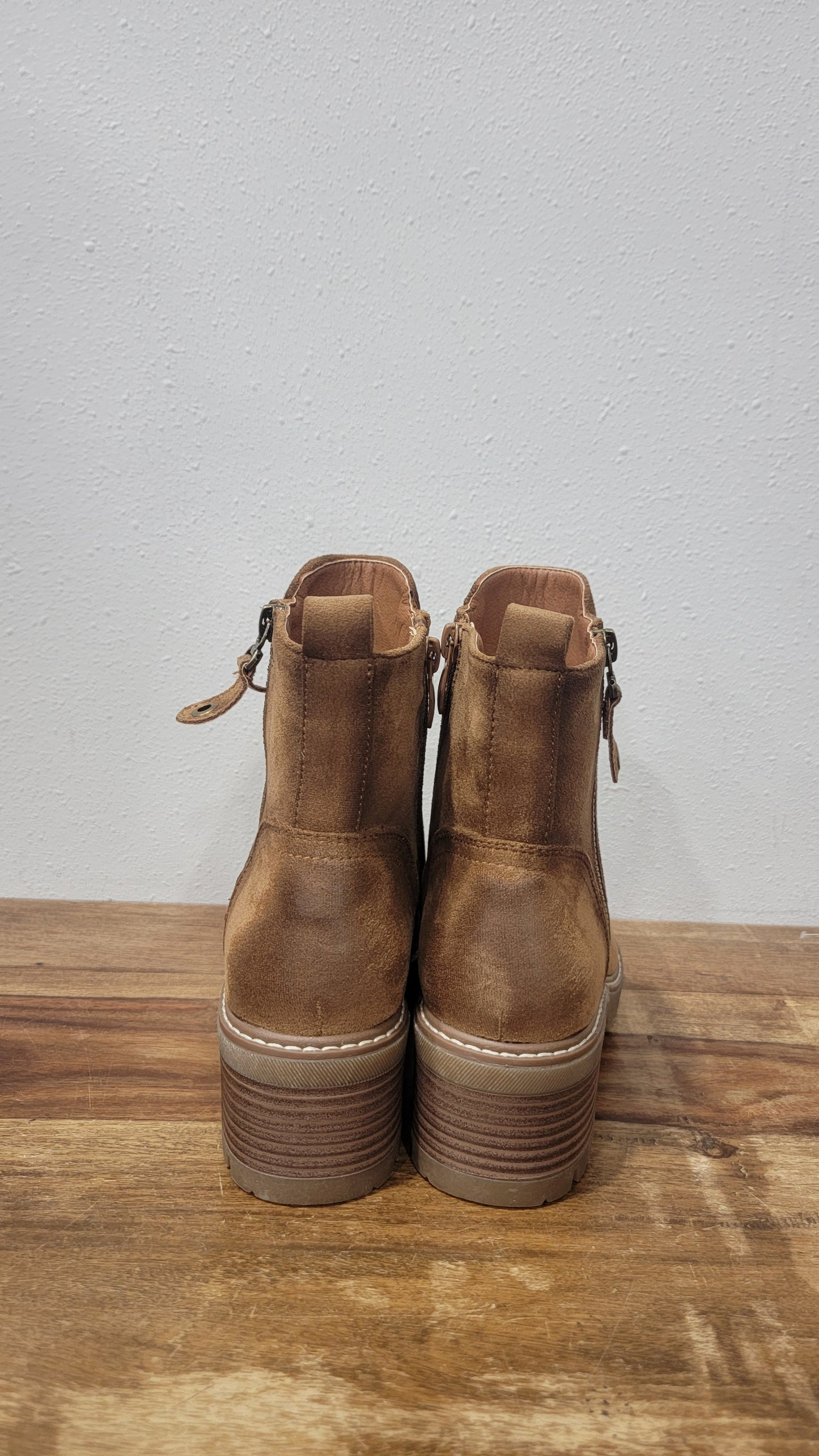 Pierre Dumas Everlee Chunky Heel Boot - Newtan