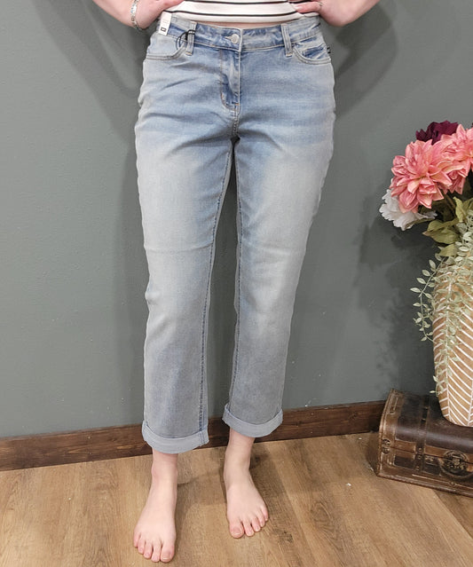 Judy Blue Reg/Curvy V Front Boyfriend Fit Jean