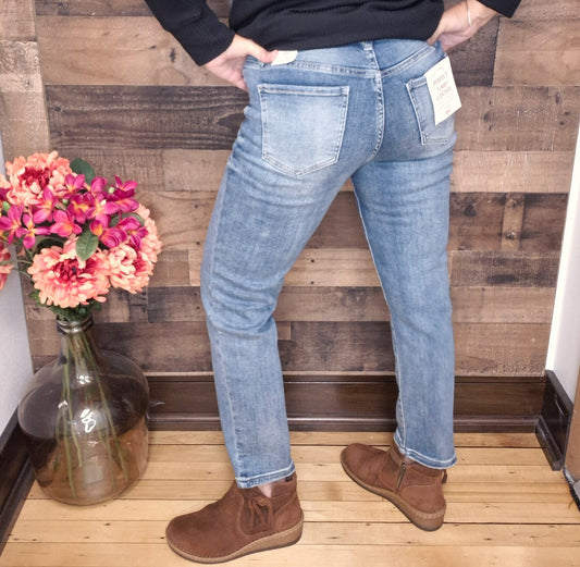Royalty Reg/Curvy Light Wash Tummy Control Straight Leg Jean