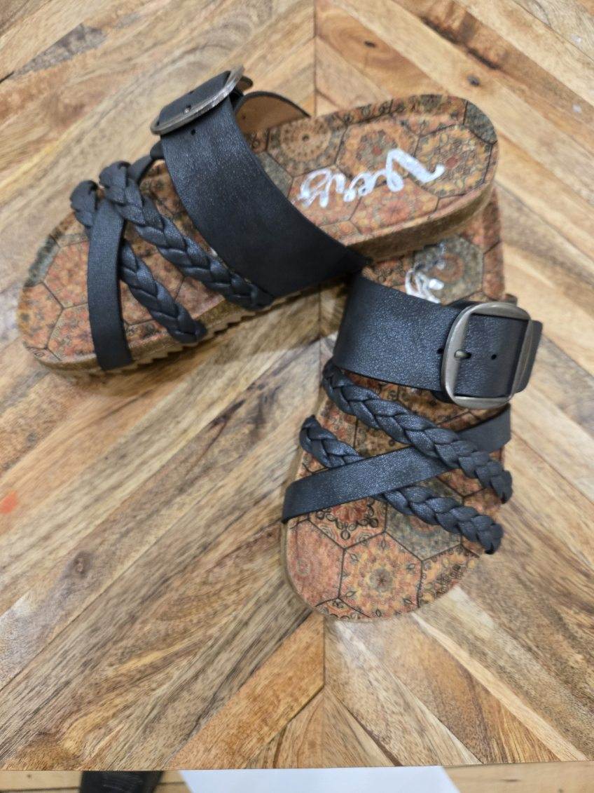 Very G Braided Sandal / Nora 3 Black