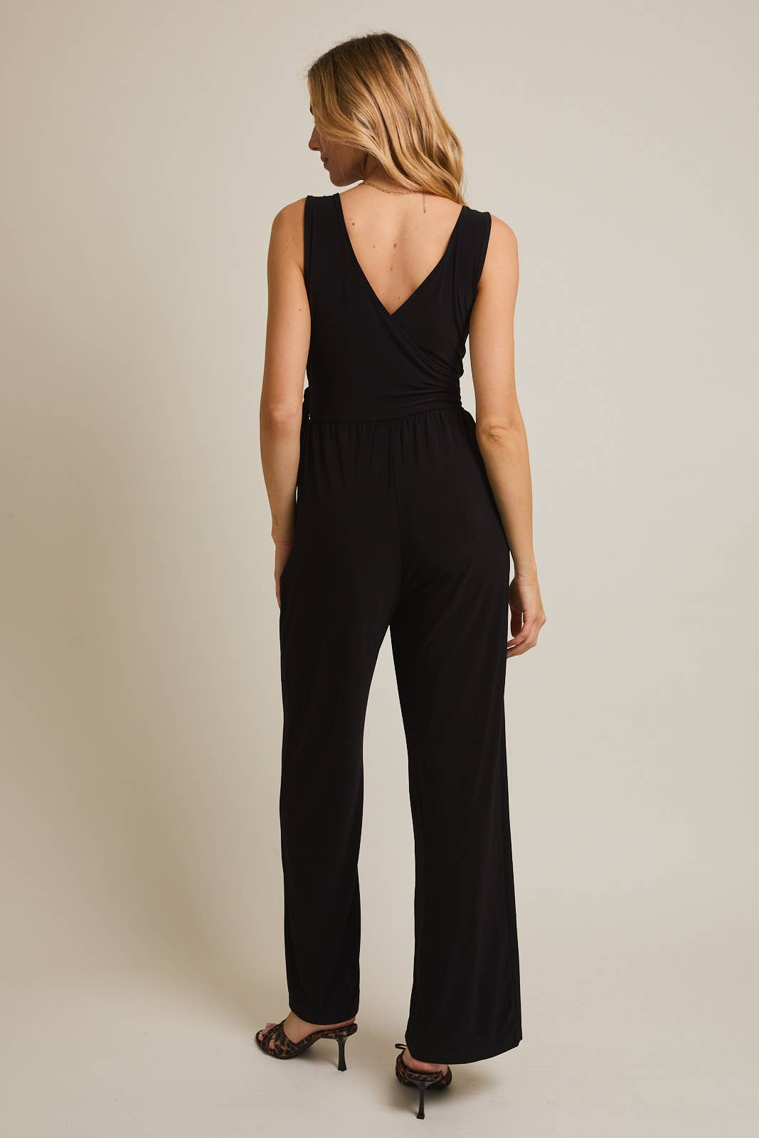 Gilli Sleeveless Wrap Tie Jumpsuit: Fuschia
