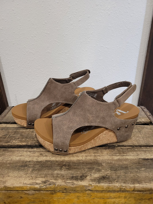 Very G Liberty Wedge - Taupe