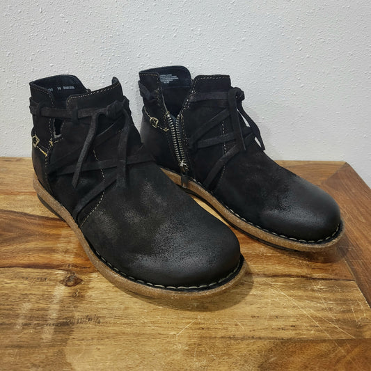 Born Black Distressed Tarkiln Boots