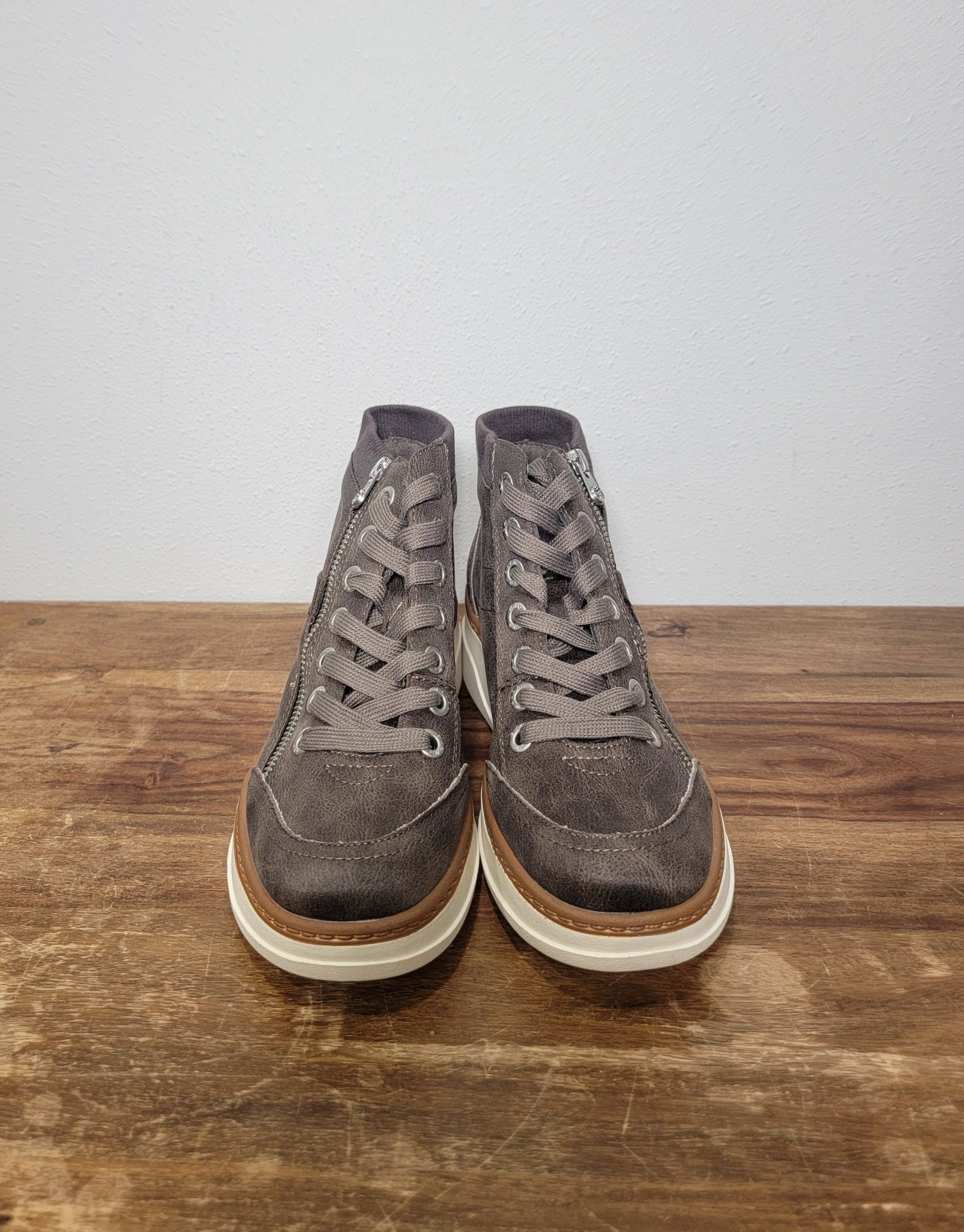 Blowfish Malibu High Top Sneaker / Camden Grey Oiled