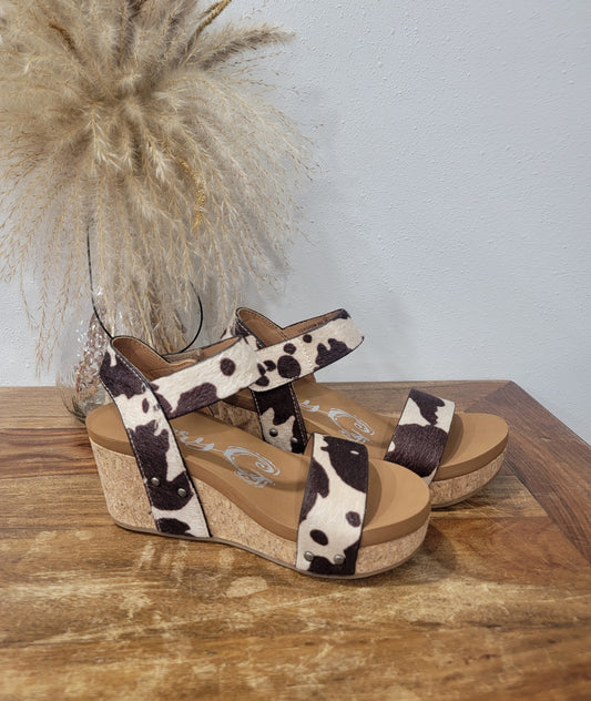 Very G Cowhide Wedge / Bonita Cream Black