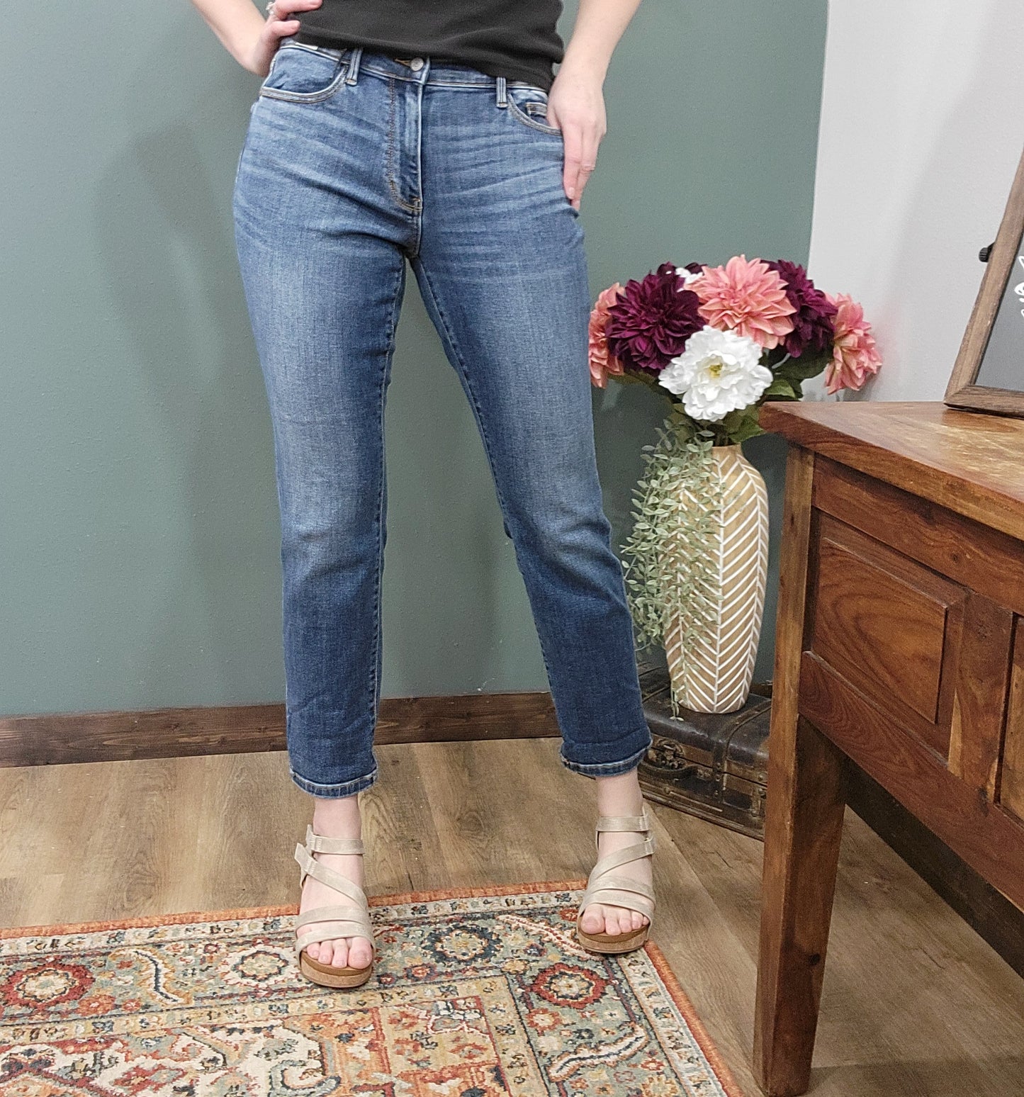 Judy Blue Mid Rise Boyfriend Fit Jean / Reg&Curvy