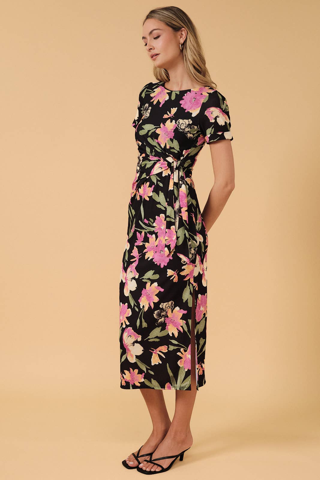 Round Neck Short Sleeve Waist Tie Slit Floral Midi Dress: Black-Multi Floral