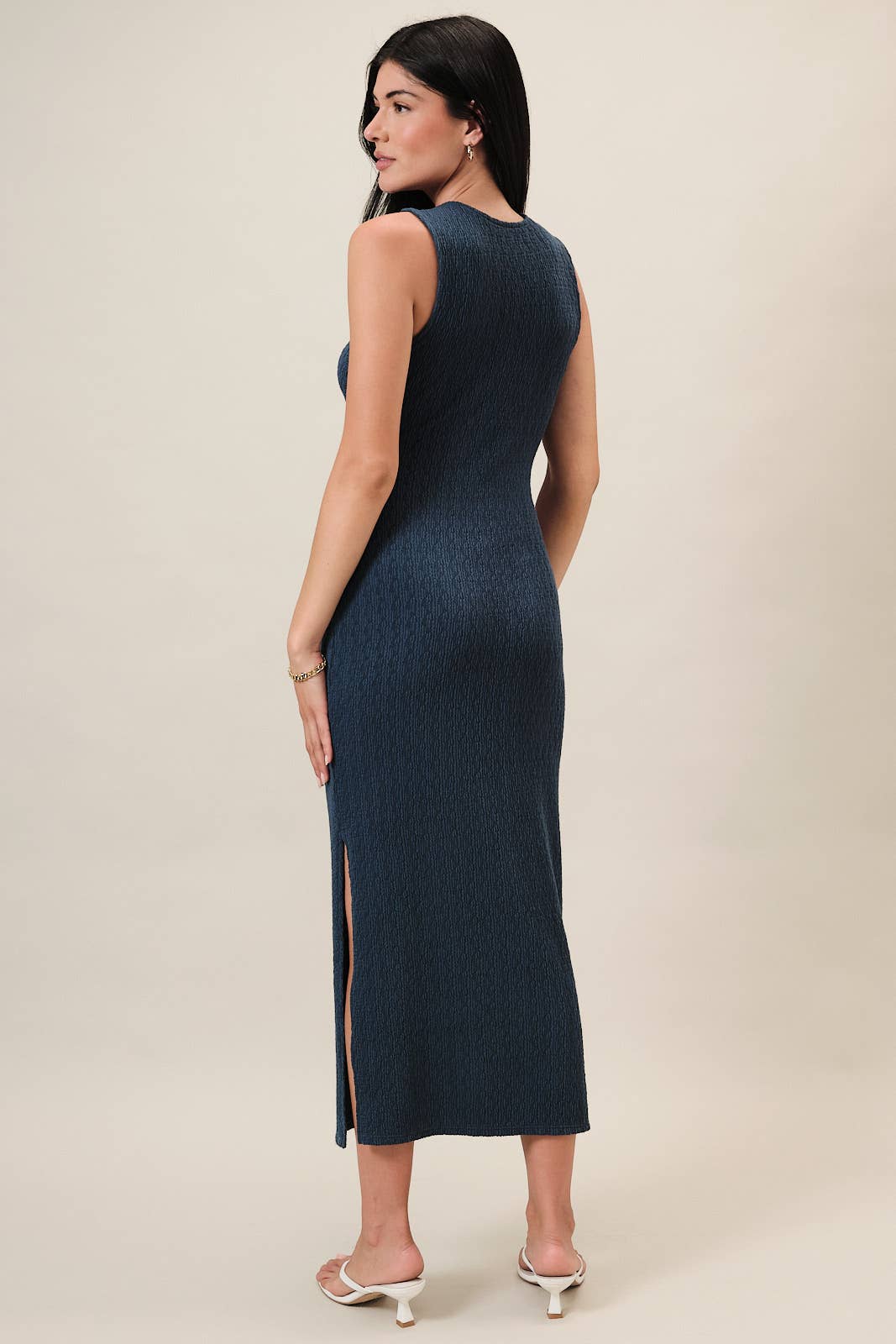Gilli Round Neck Sleeveless Side Tie Textured Midi Dress: Midnight