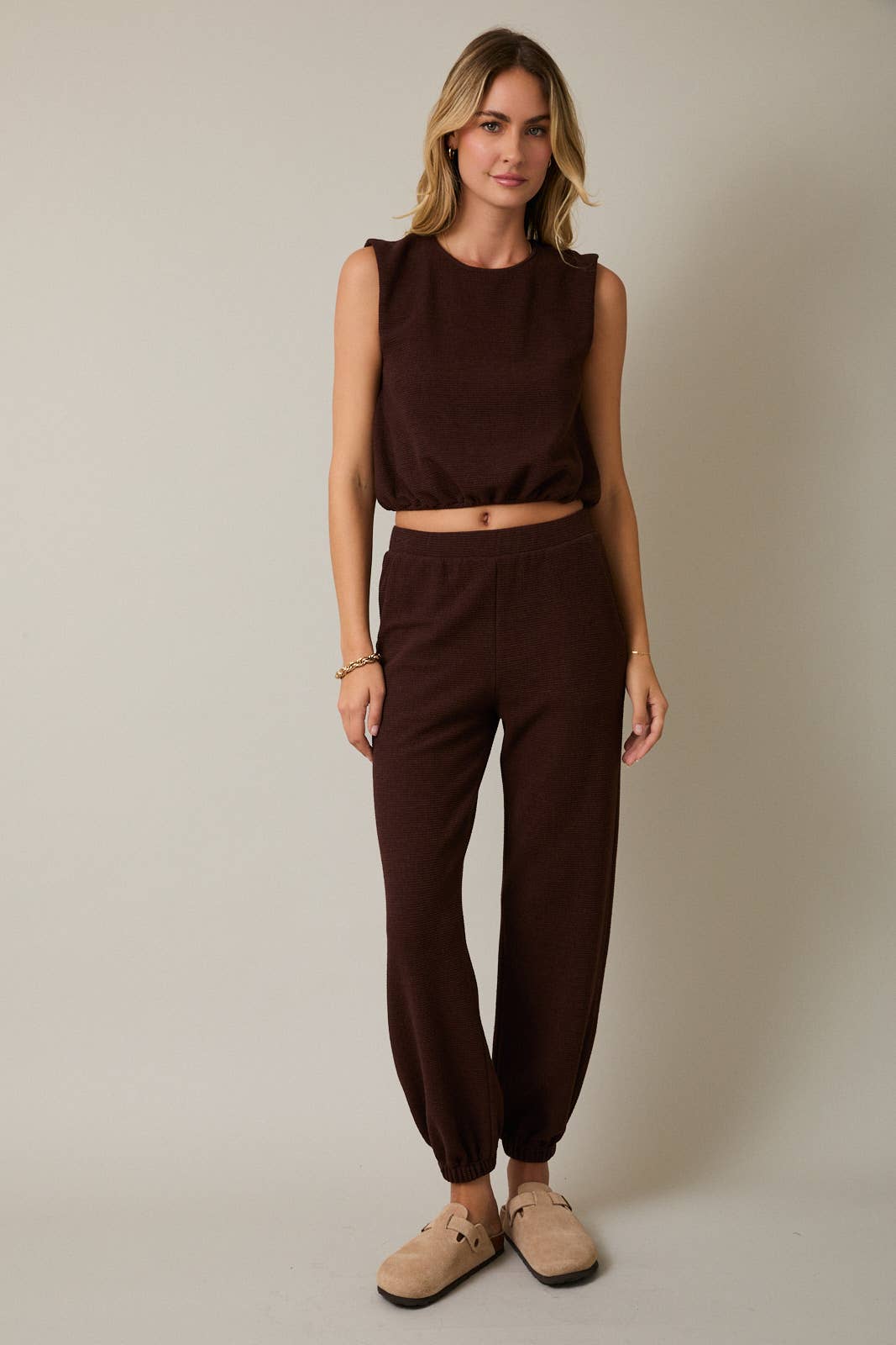 Gilli Round Neck Sleeveless Bubble Hem Top: Mocha