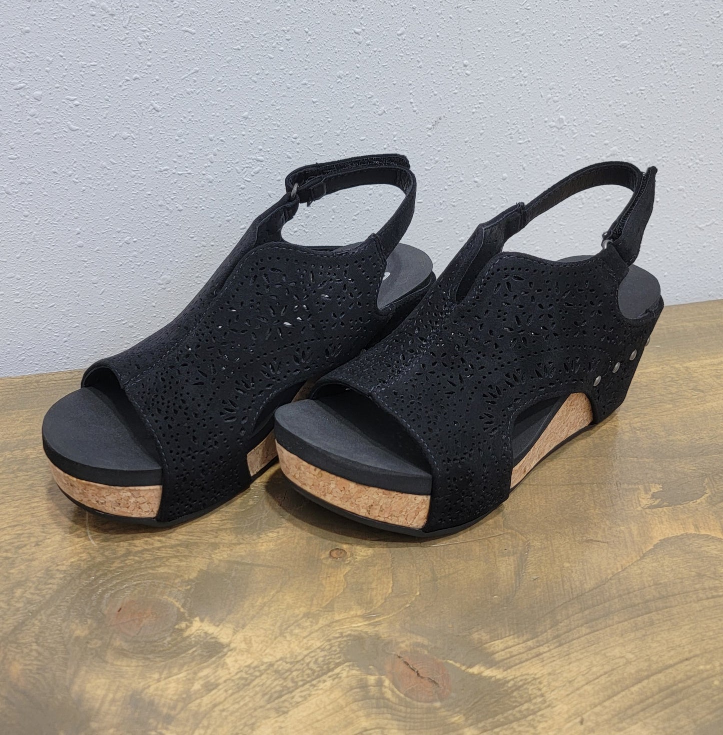 Very G Black Free Fly Wedge