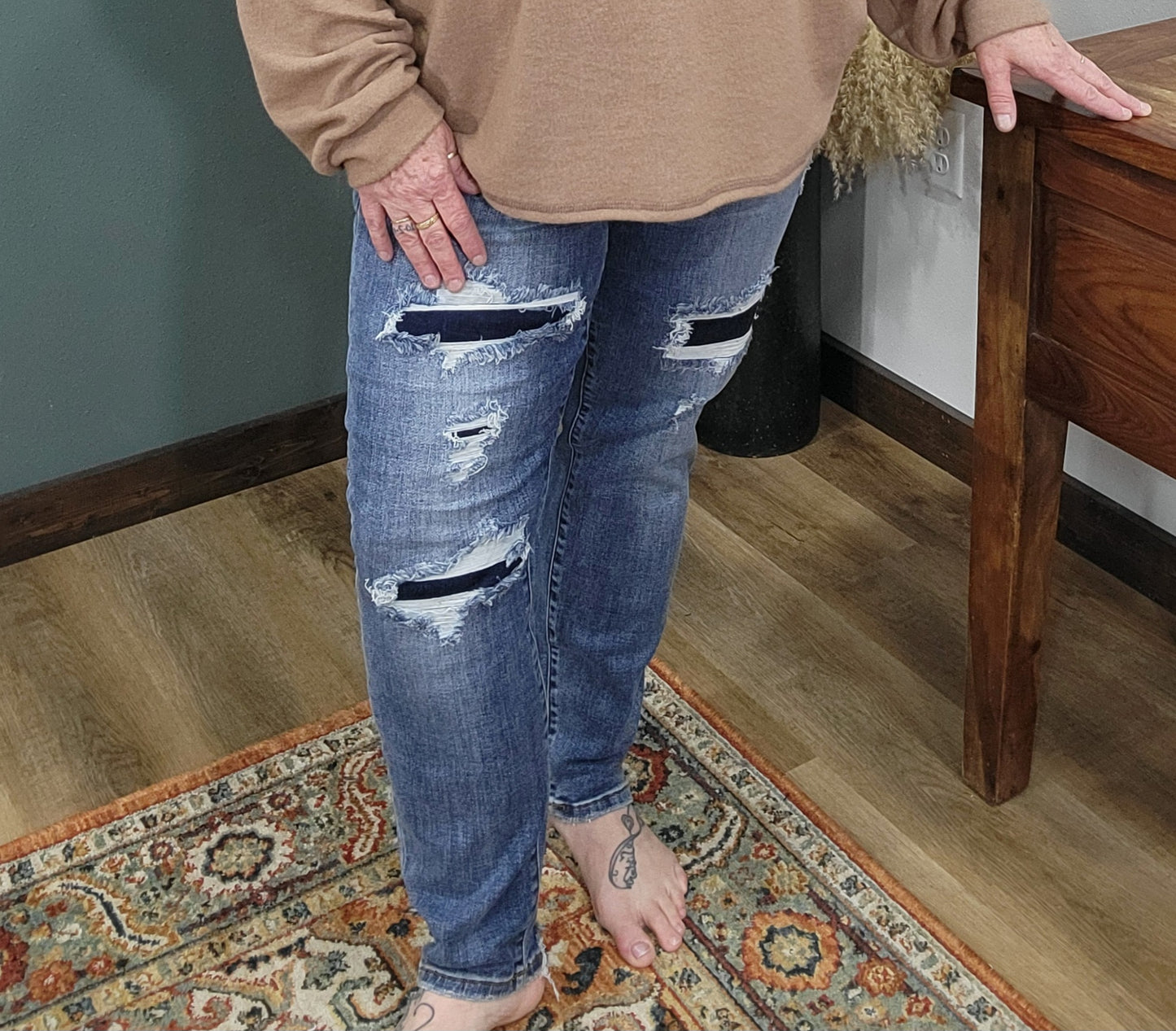 Reg/Curvy Judy Blue Mid Rise Patched Distressed Relaxed Fit Jeans