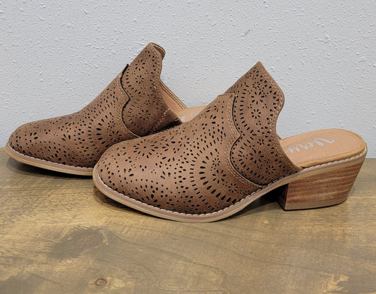 Very G Queen Tan Mule Slip On
