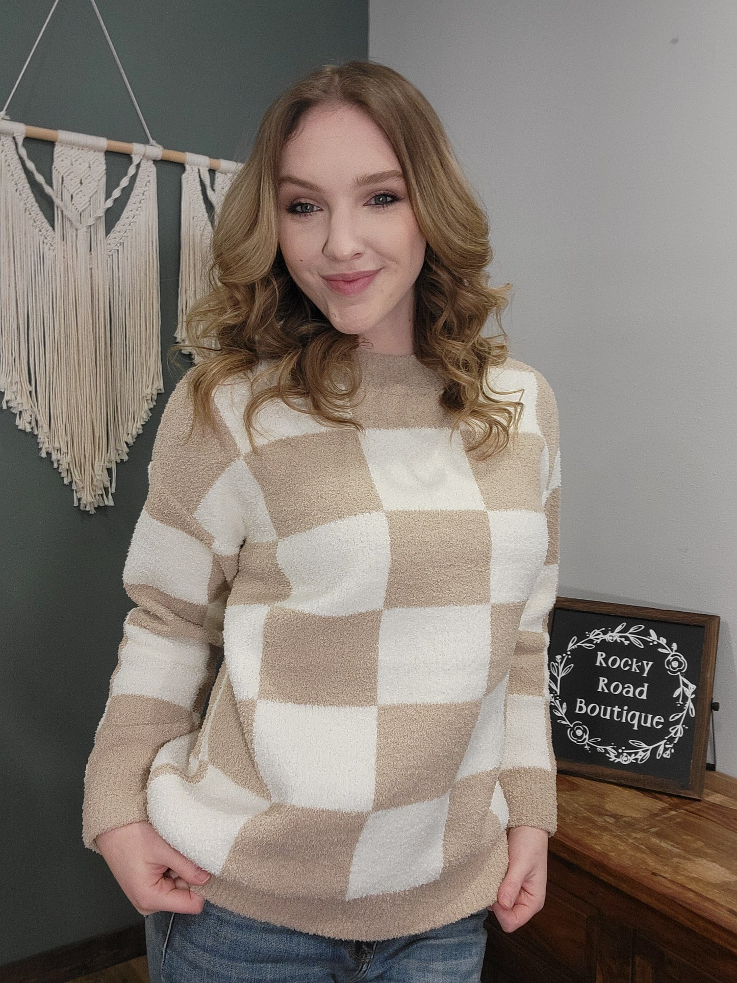 ComfyLuxe Checkered Crew Neck Sweater / Beige