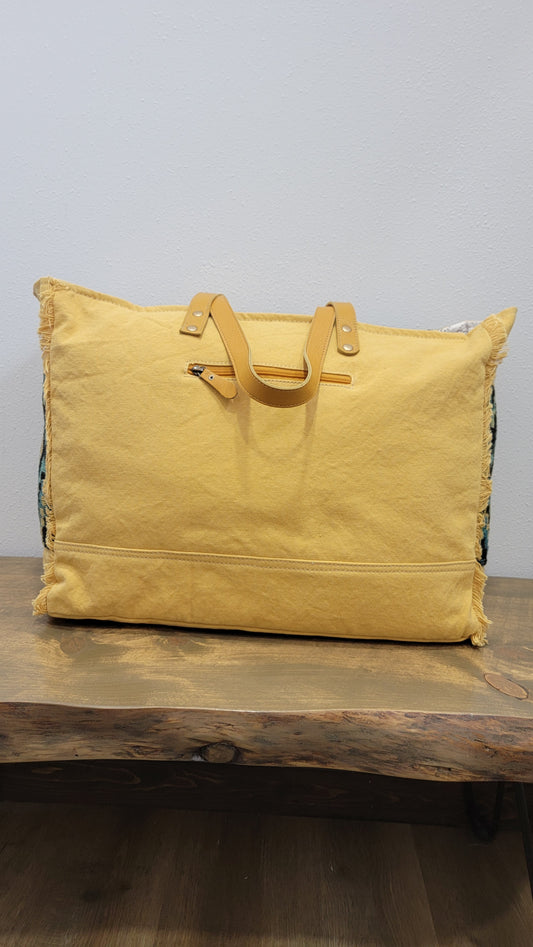 Sunridge Basin Myra Weekender Bag