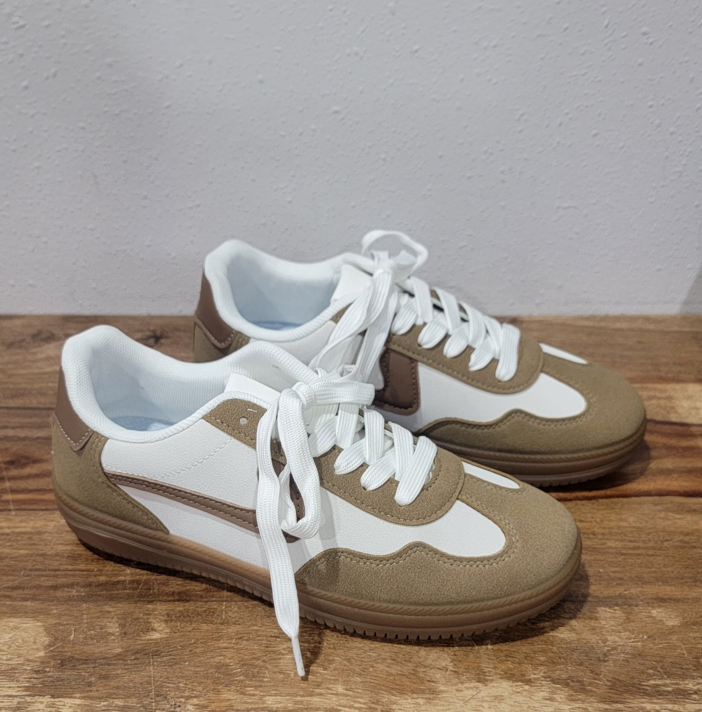 Outwoods Giana Sneaker