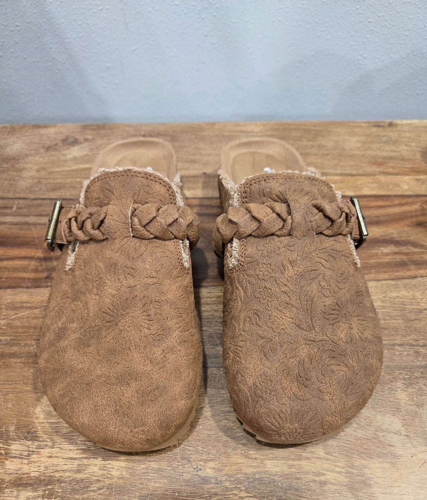 Very G Iris Tooled Braided Slip On - Tan
