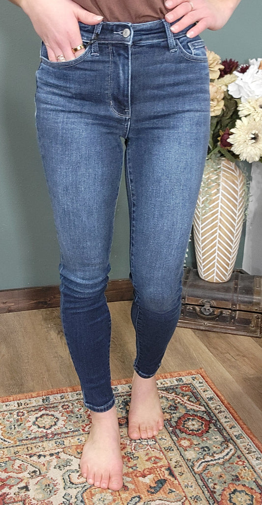 Judy Blue Mid Rise Dark Wash Skinny Jeans