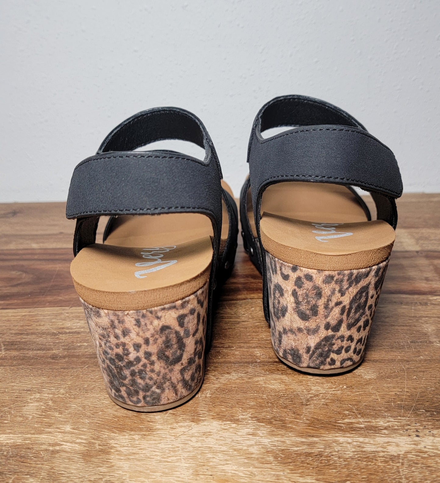 Very G Atlas Wedge - Black