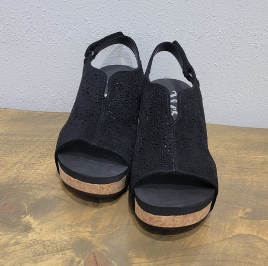 Very G Black Free Fly Wedge