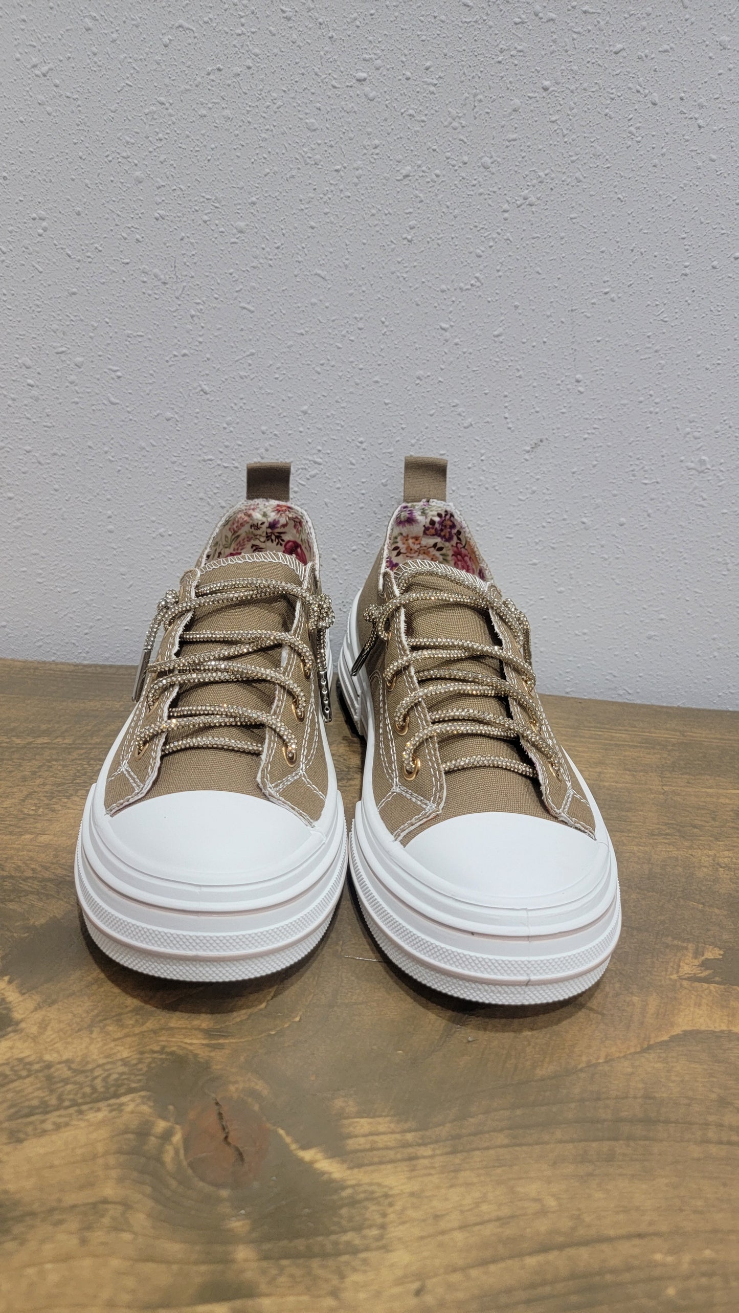 Very G Aman Gold Sneaker - Tan
