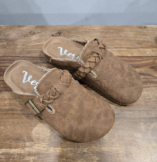 Very G Iris Tooled Braided Slip On - Tan